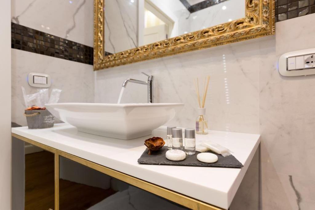 Piazza Venezia Luxury Suite Roma Exterior foto