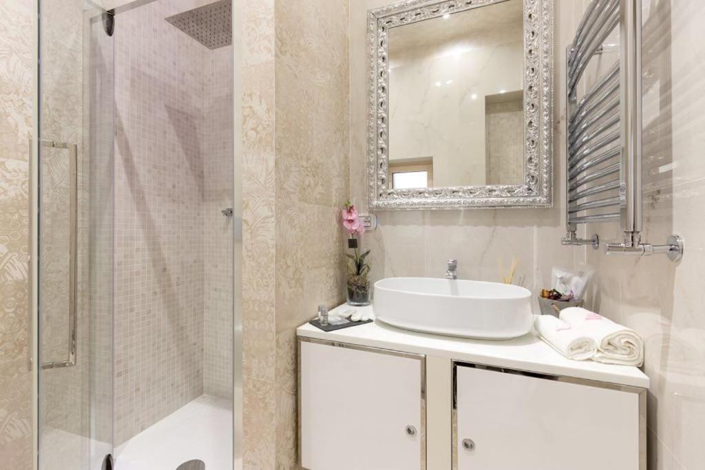 Piazza Venezia Luxury Suite Roma Exterior foto