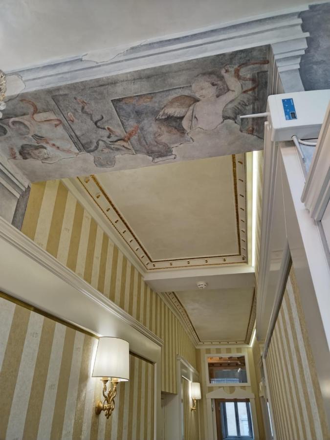 Piazza Venezia Luxury Suite Roma Exterior foto