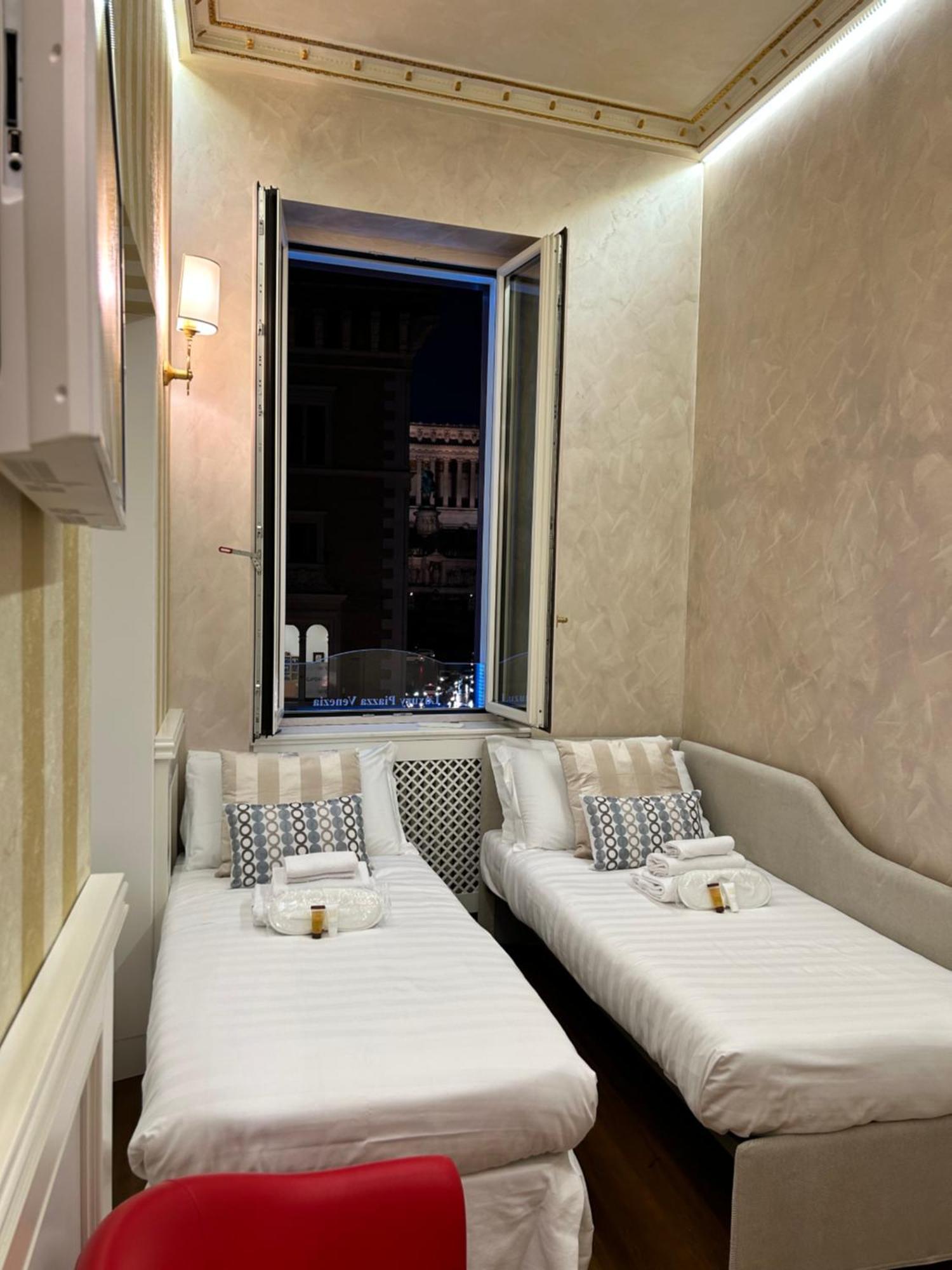 Piazza Venezia Luxury Suite Roma Exterior foto
